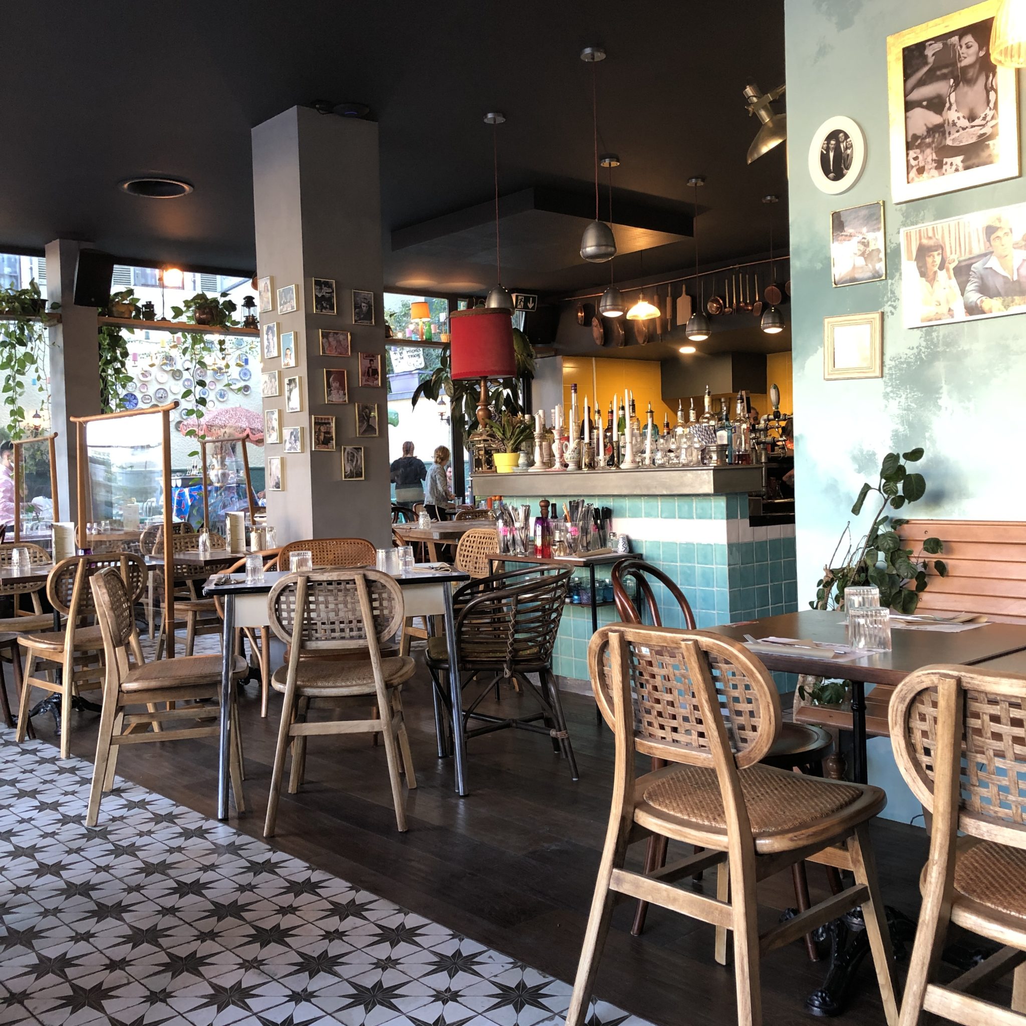 Un Po’ Di Più (Lausanne) Quand estce qu'on mange?